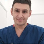врач Ткаченко Роман Николаевич